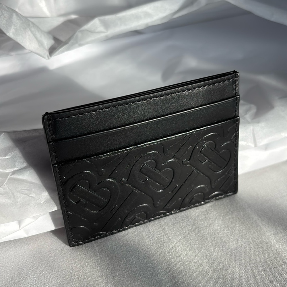 Burberry
Monogram Leather Card Holder